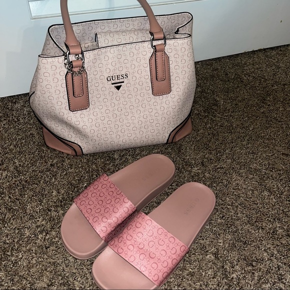Guess purse + matching slides size 7 - Picture 4 of 6